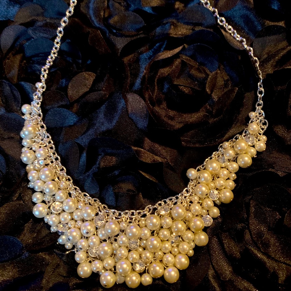 Diamonds and pearls necklace